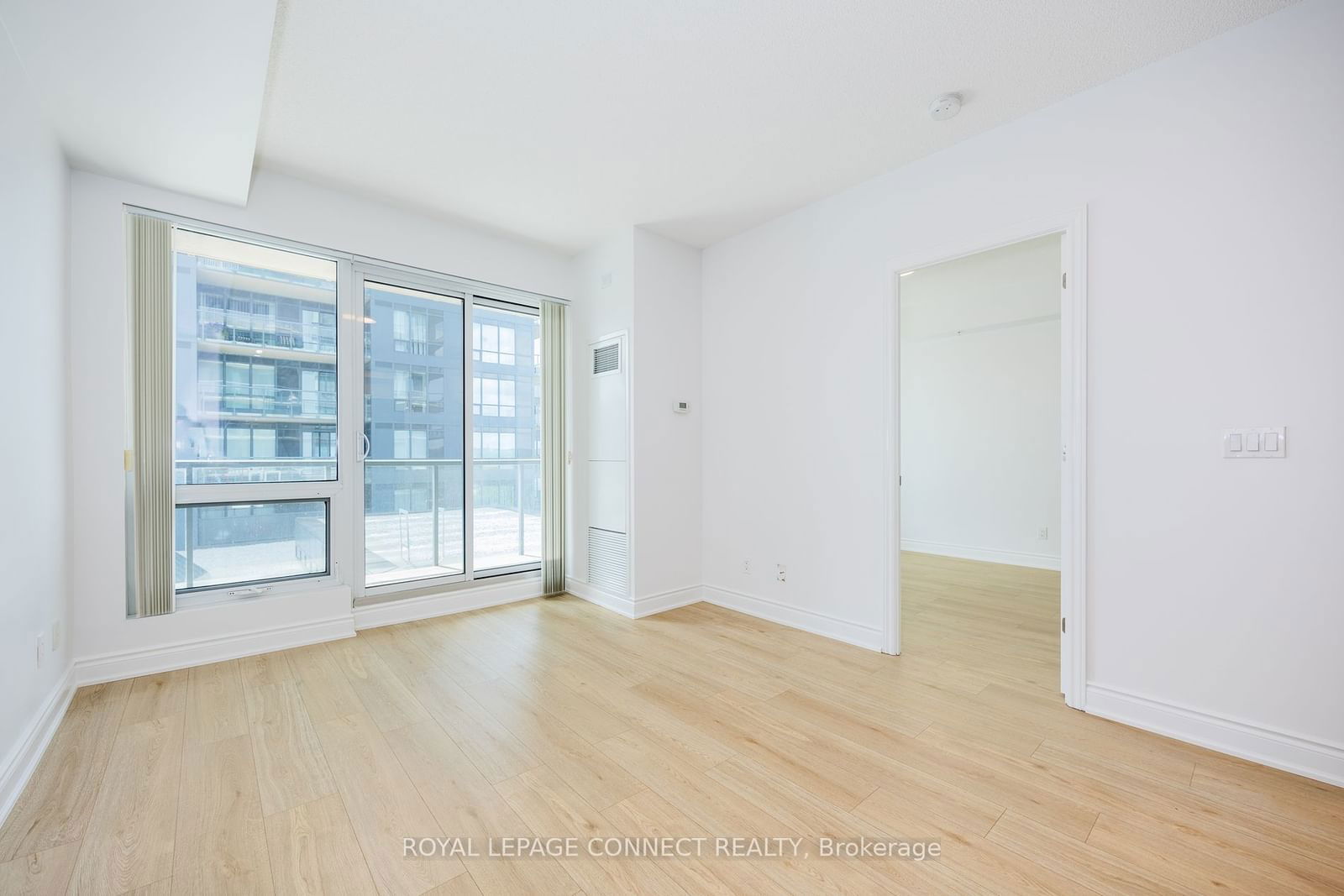 9090 Yonge St, unit 509B for sale - image #11