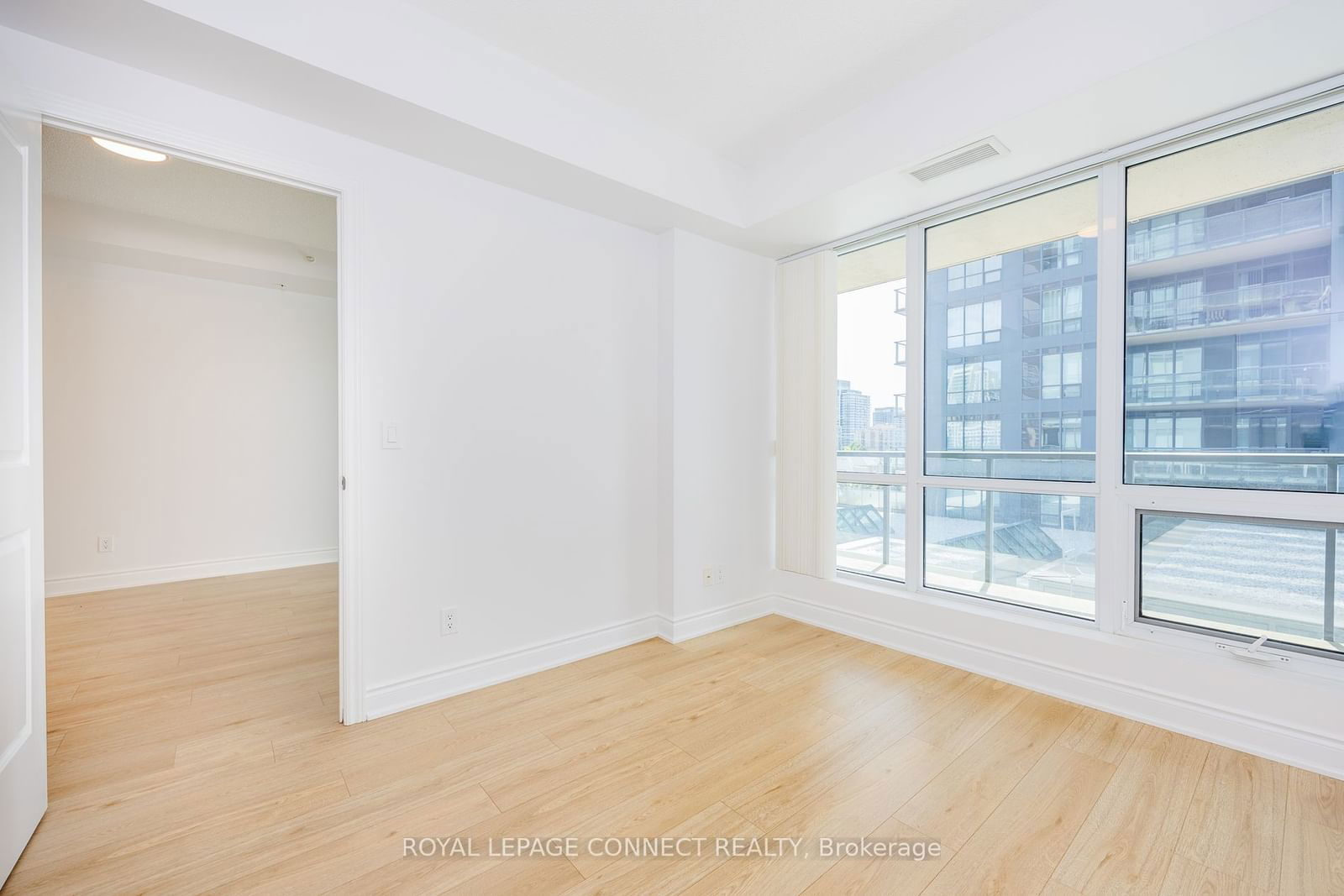 9090 Yonge St, unit 509B for sale - image #12