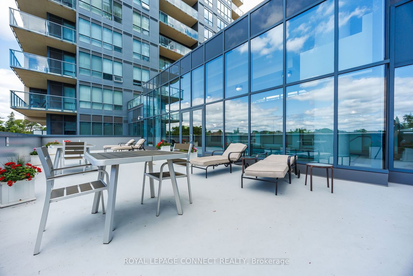 9090 Yonge St, unit 509B for sale - image #18