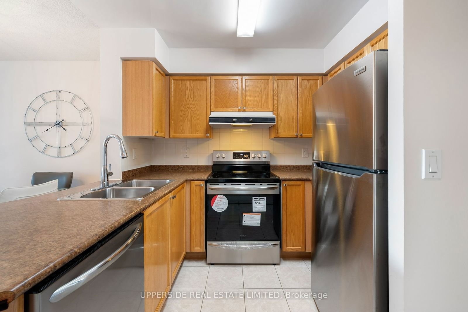 11 Oneida Cres, unit 402 for rent - image #26