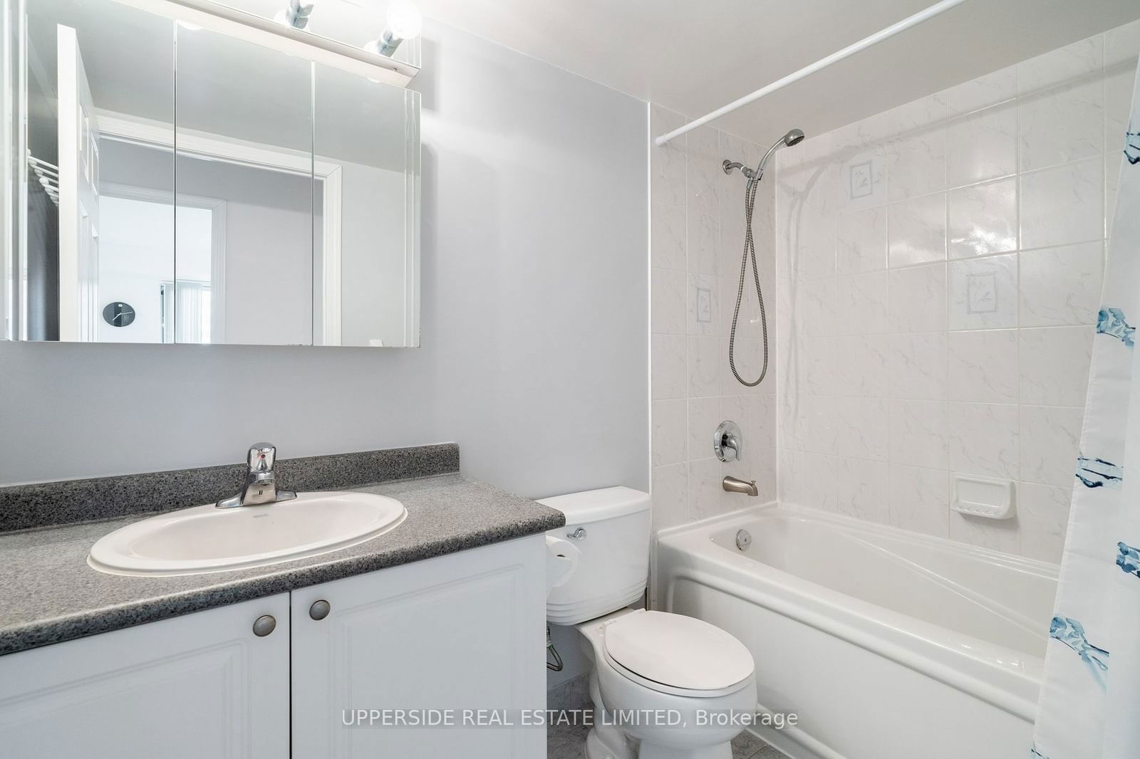 11 Oneida Cres, unit 402 for rent - image #8