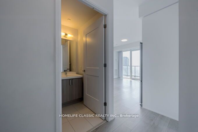 7895 Jane St, unit 2804 for rent - image #6