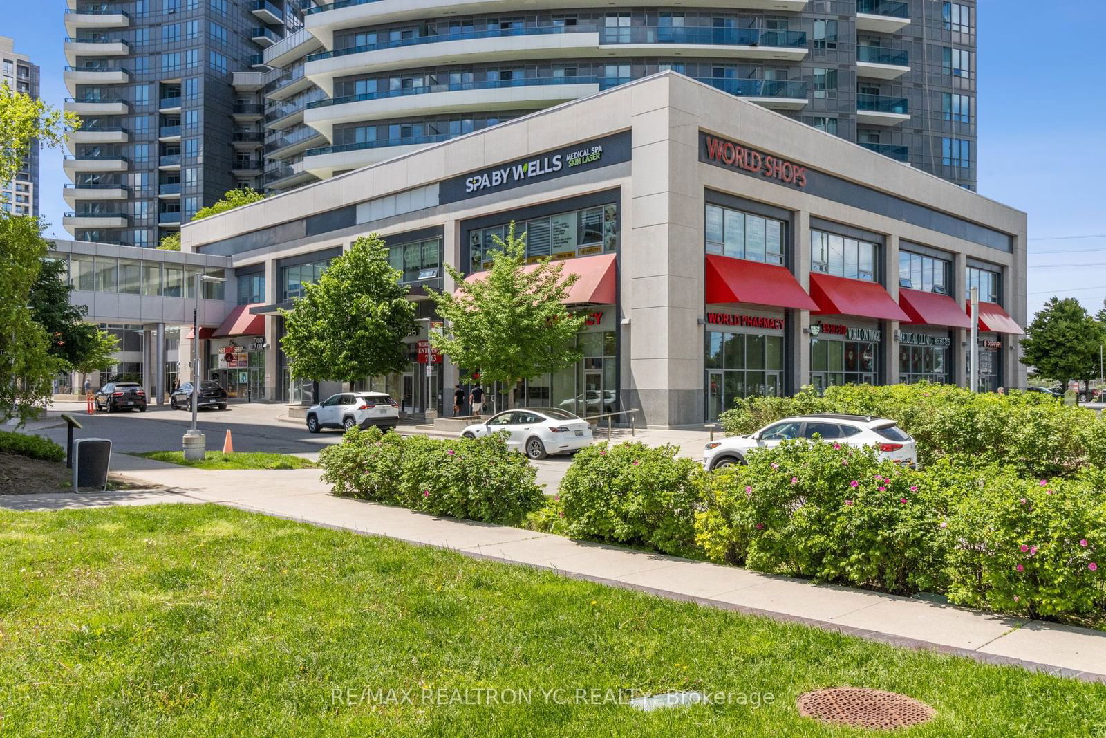 7167 Yonge St, unit 310 for sale