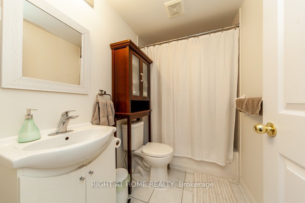 7428 Markham Rd, unit 301 for sale - image #20