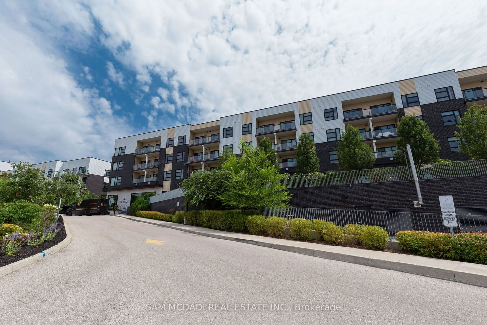 555 William Graham Dr, unit 114 for rent - image #6