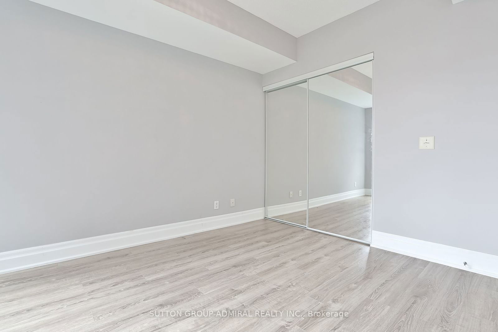 151 Upper Duke Cres, unit 517 for sale - image #13