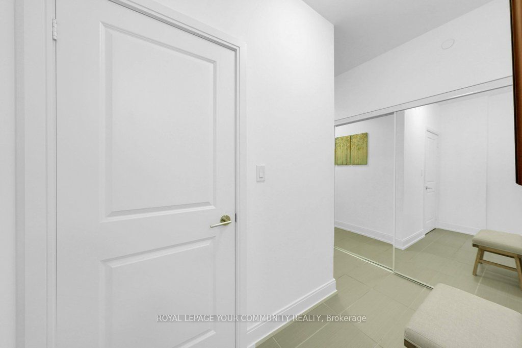 9600 Yonge St, unit 711B for sale - image #3