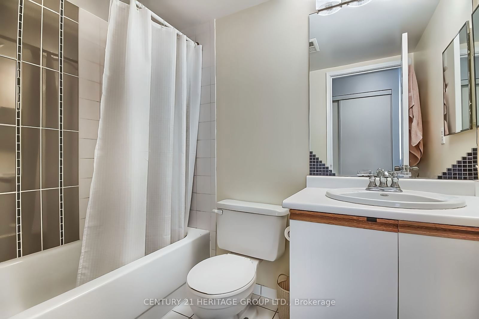 175 Cedar Ave, unit 215 for sale - image #9