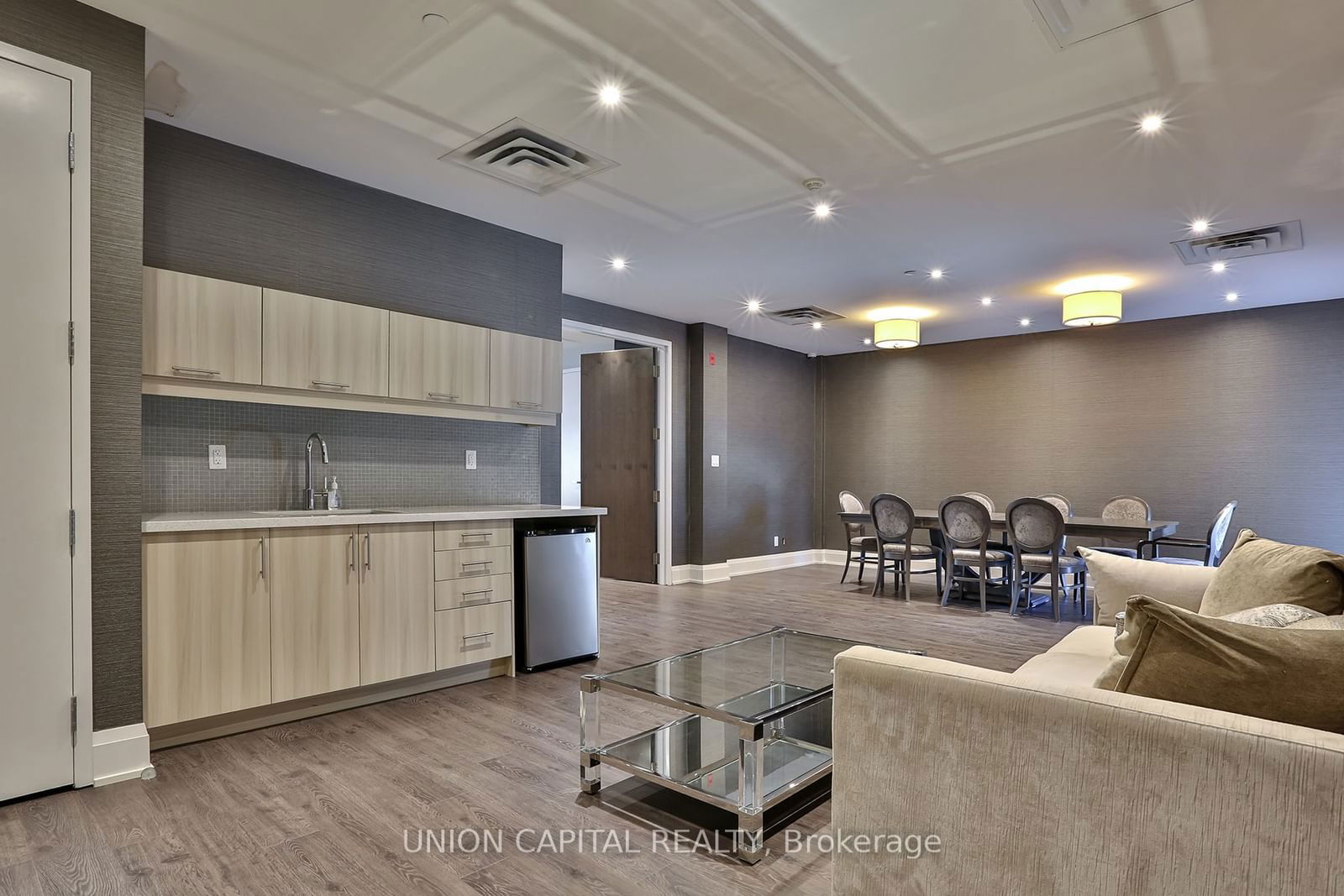 15277 Yonge St, unit 218 for sale - image #21