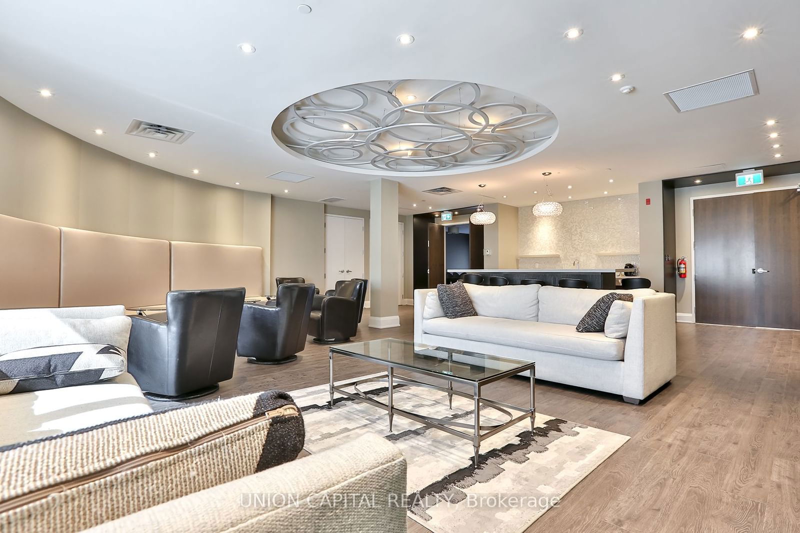 15277 Yonge St, unit 218 for sale - image #23