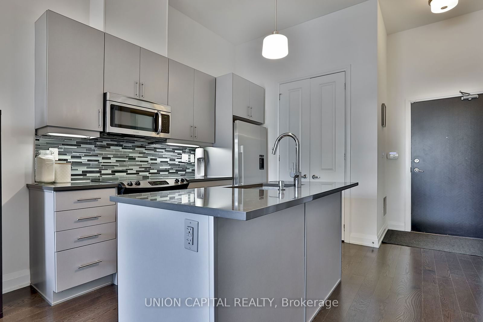 15277 Yonge St, unit 218 for sale - image #5