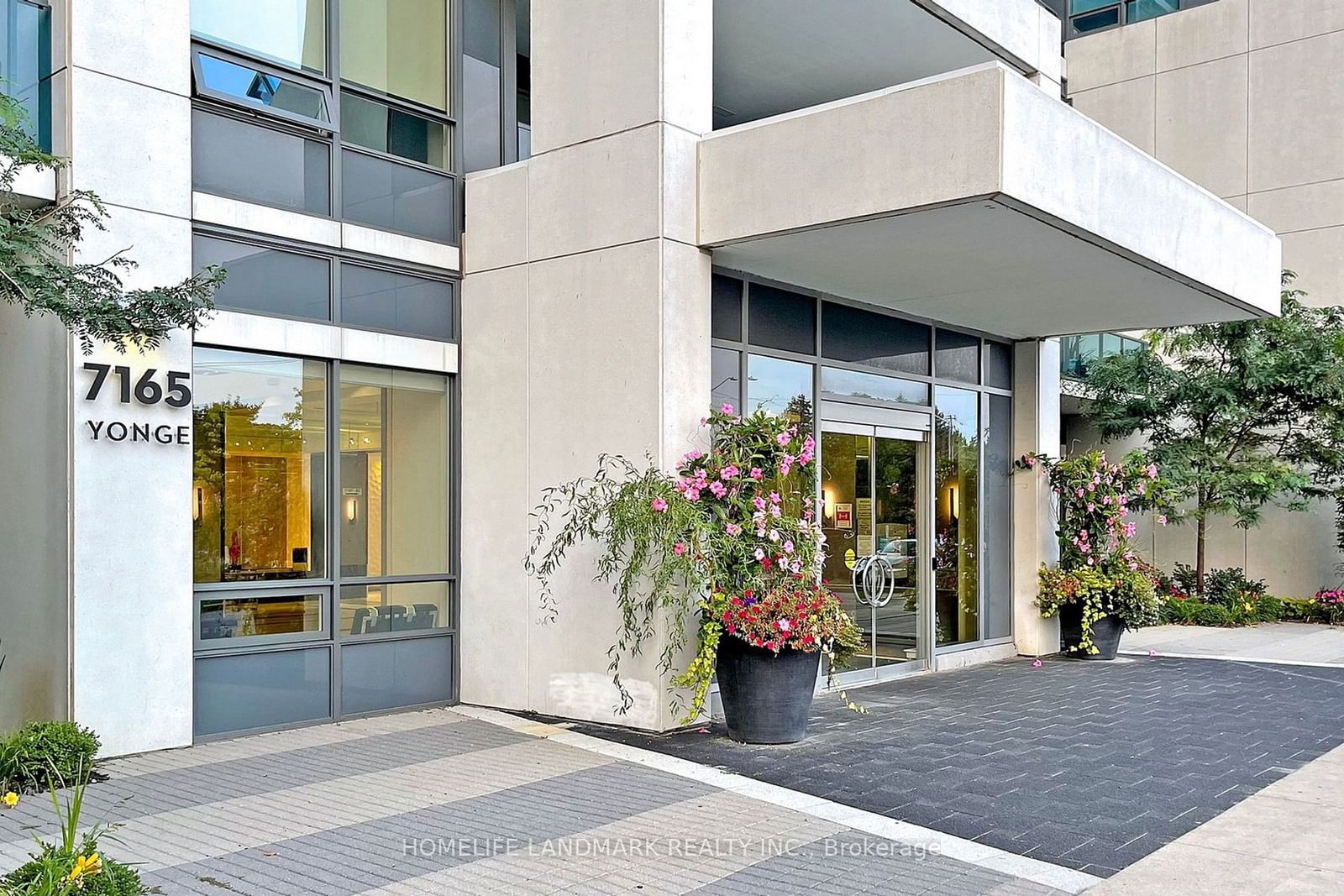 7167 Yonge St, unit 910 for sale - image #4