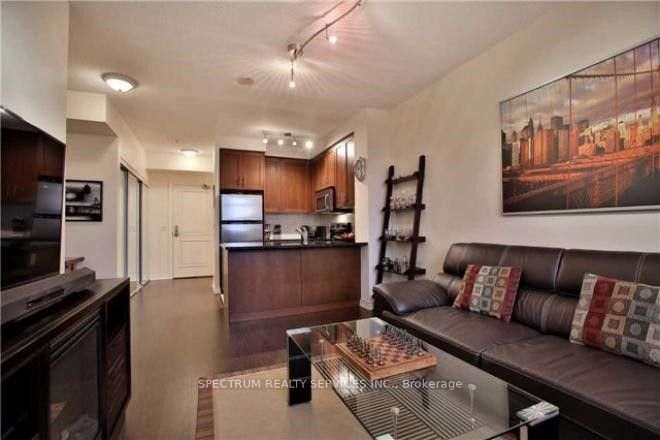 9245 Jane St, unit 402 for rent