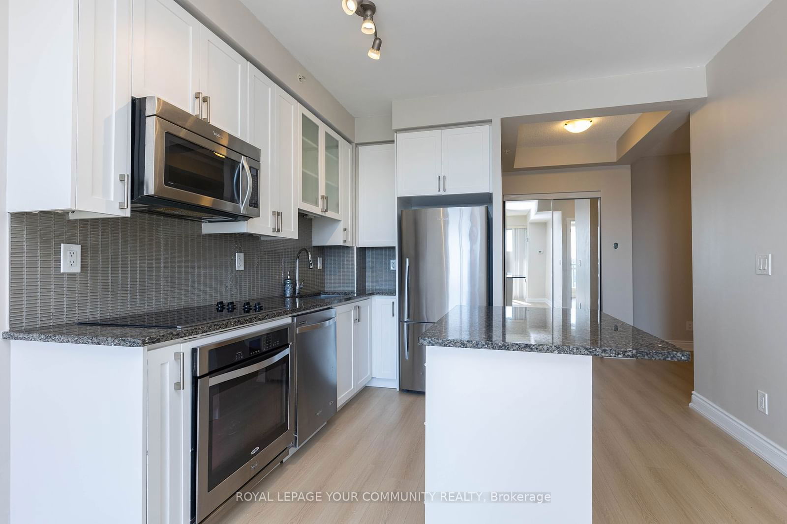 9090 Yonge St, unit 607 for sale - image #27