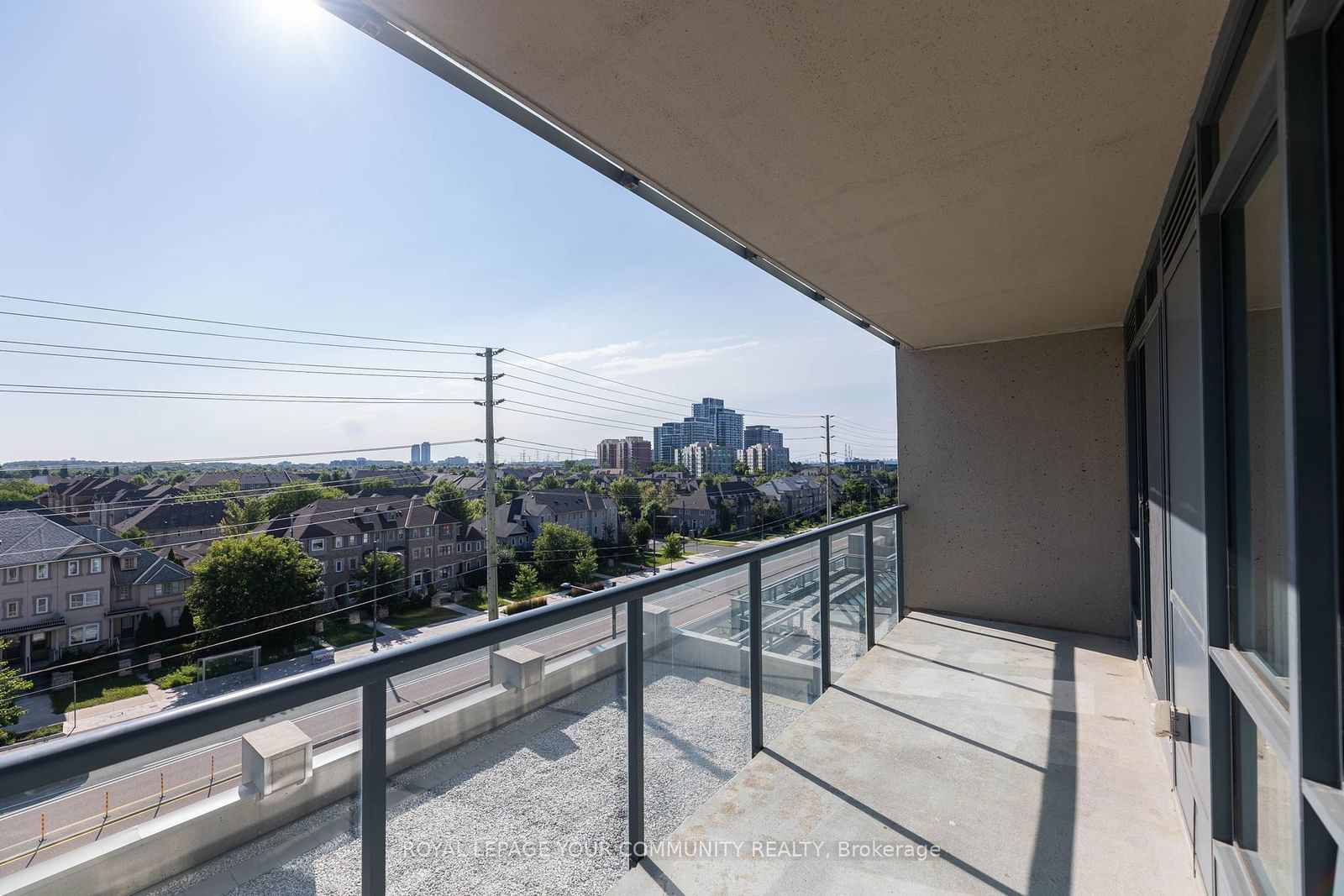 9090 Yonge St, unit 607 for sale