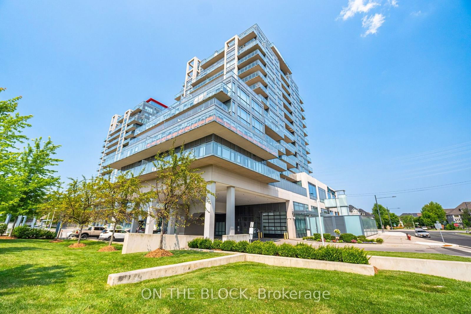 9088 Yonge St, unit 910A for sale - image #2