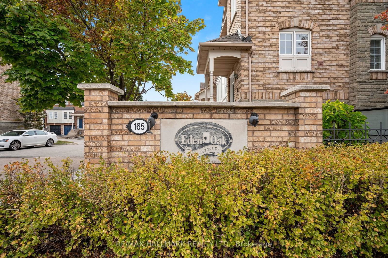 165 Fieldstone Dr, unit 8 for sale - image #2