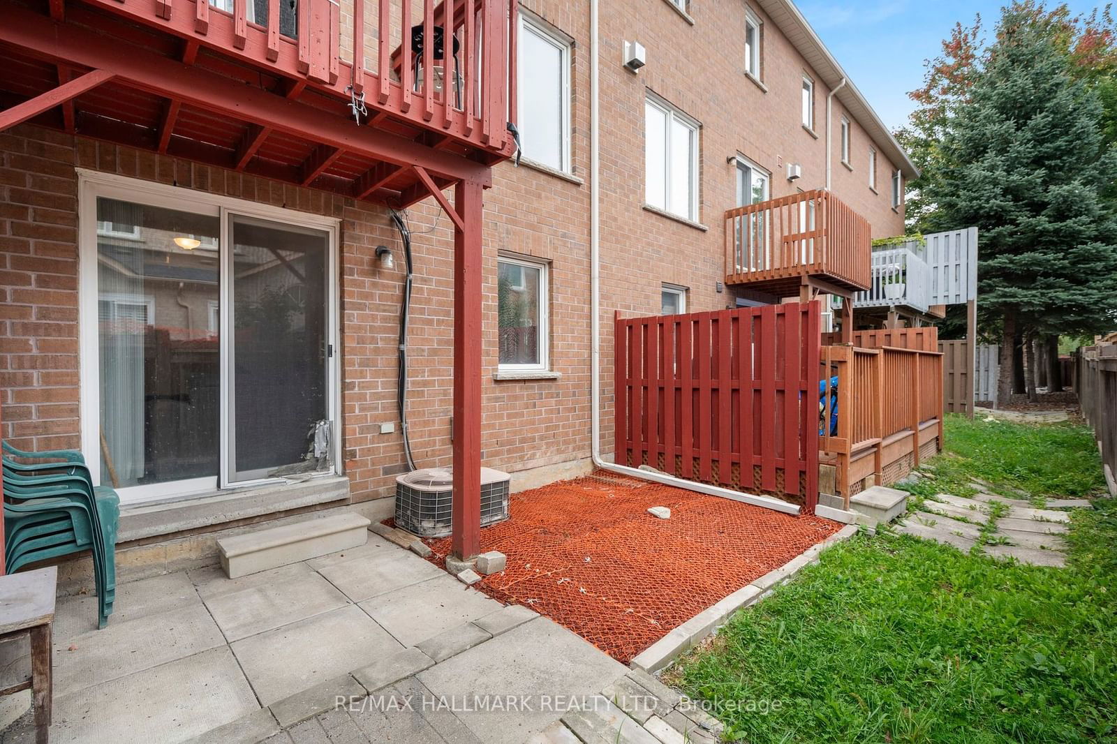 165 Fieldstone Dr, unit 8 for sale