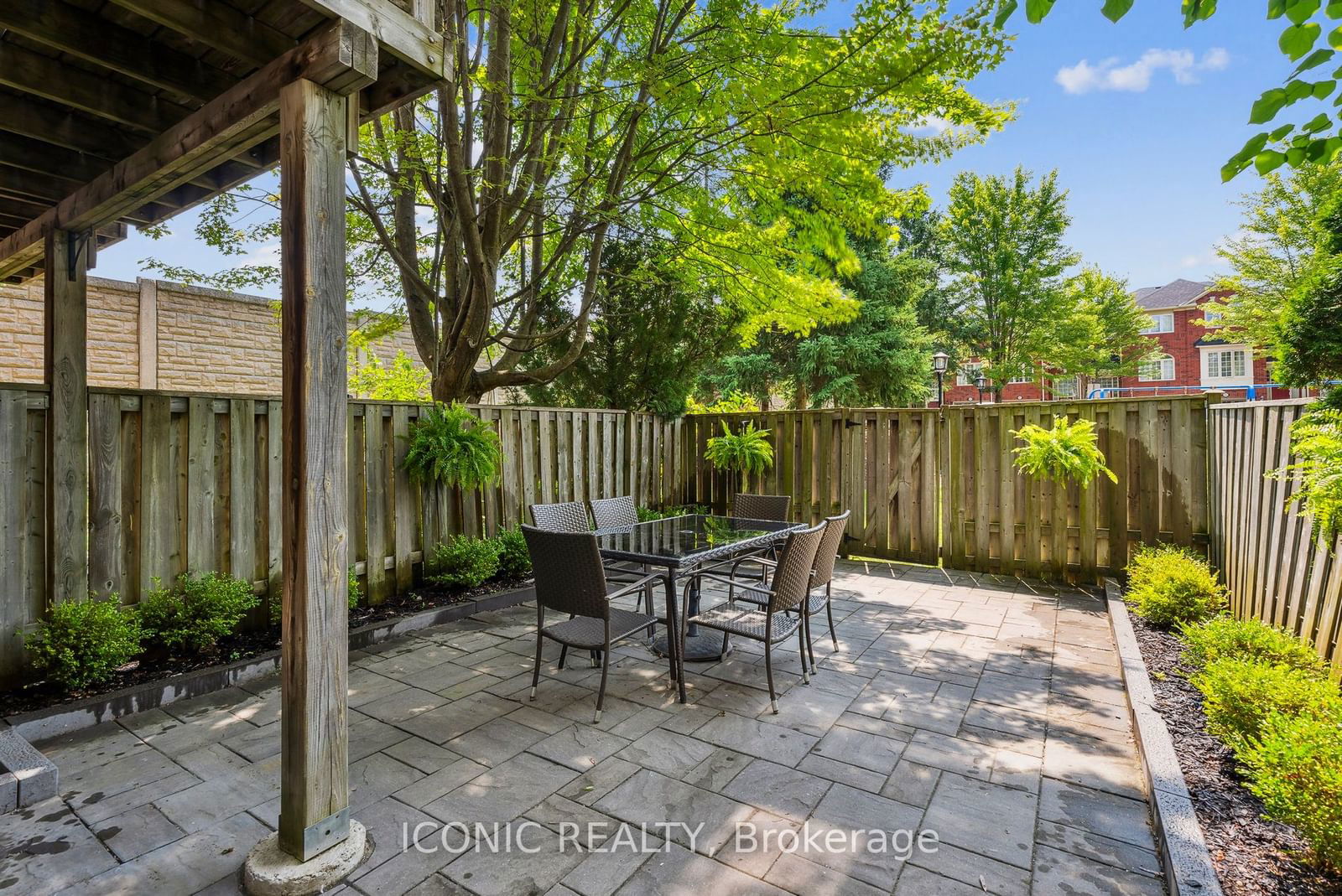 Mosaics Avenue Townhomes, Aurora, Toronto