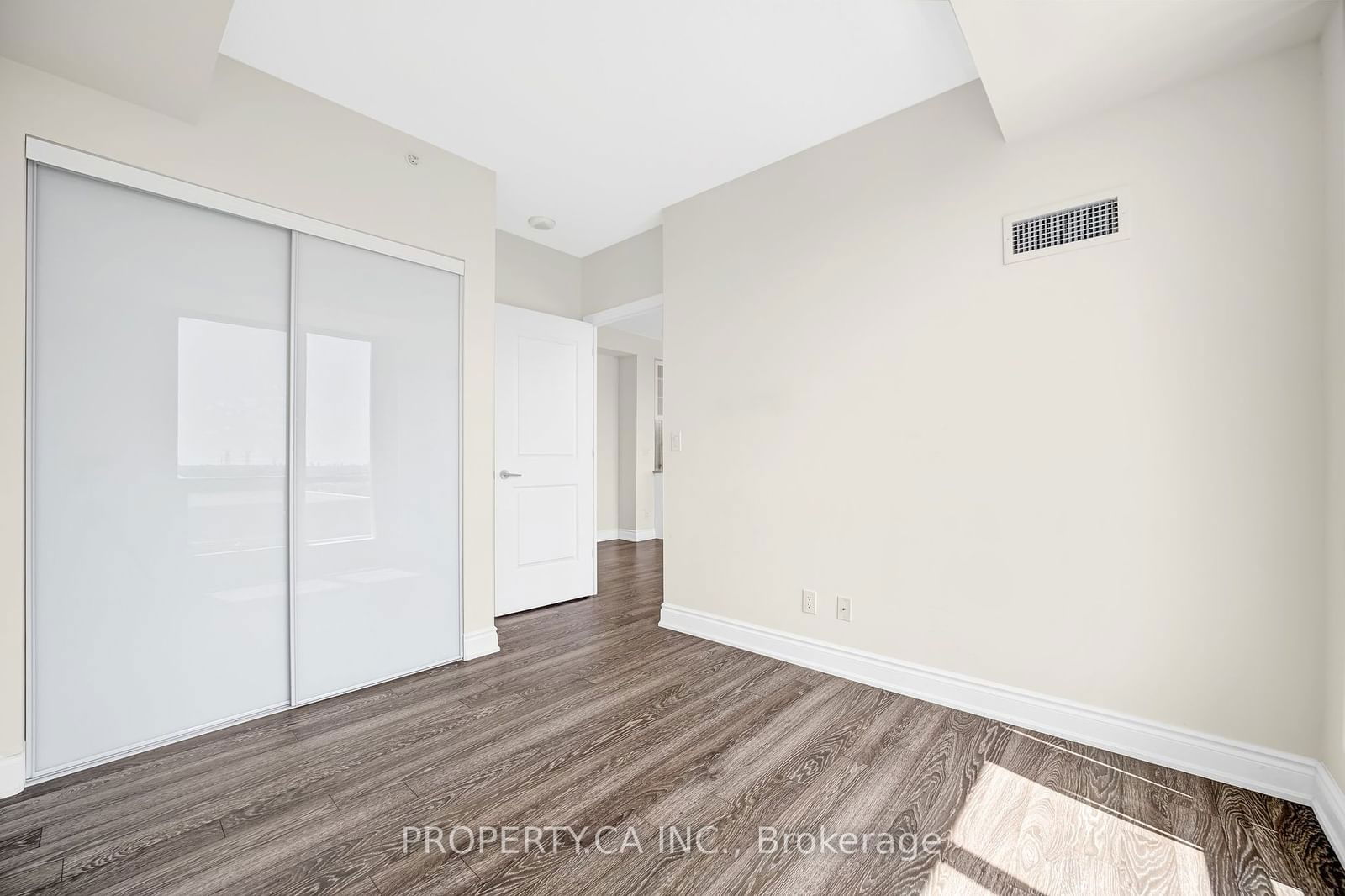 9088 Yonge St, unit 808 for sale - image #17