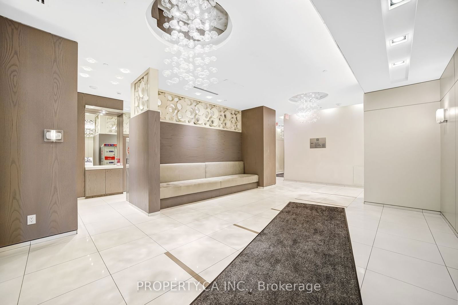 9088 Yonge St, unit 808 for sale - image #3