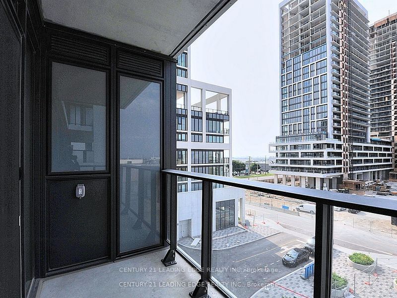 9000 Jane St, unit 422 for sale - image #11