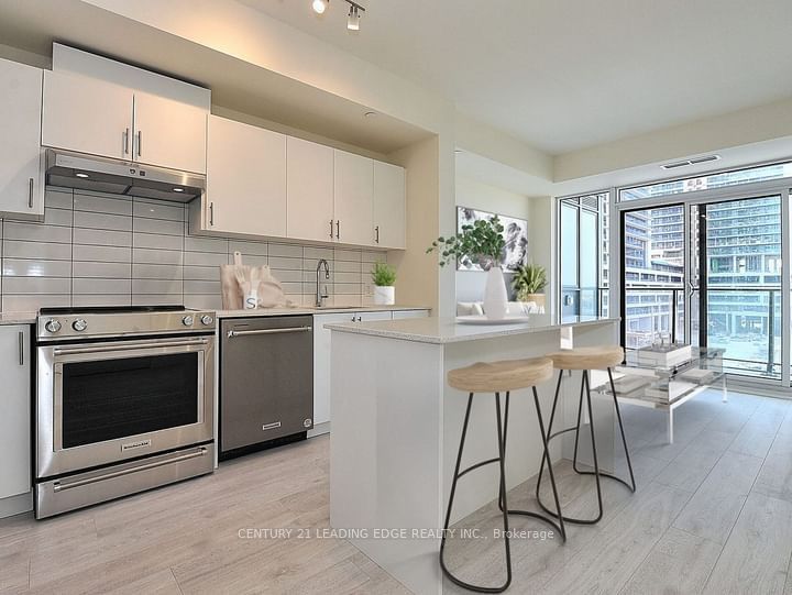 9000 Jane St, unit 422 for sale - image #5