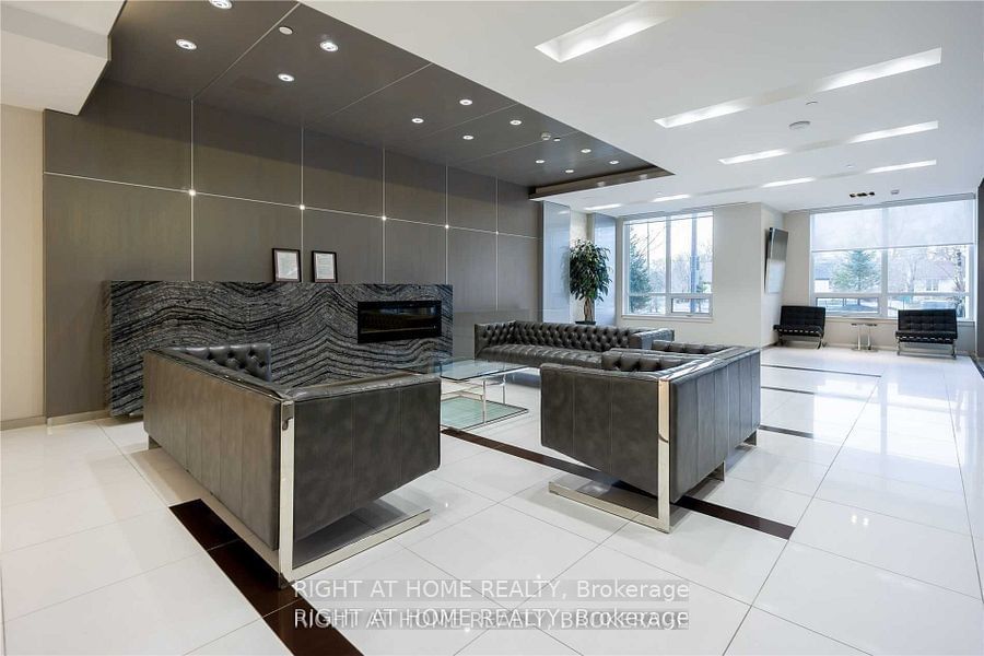 7167 Yonge St, unit 1512 for sale