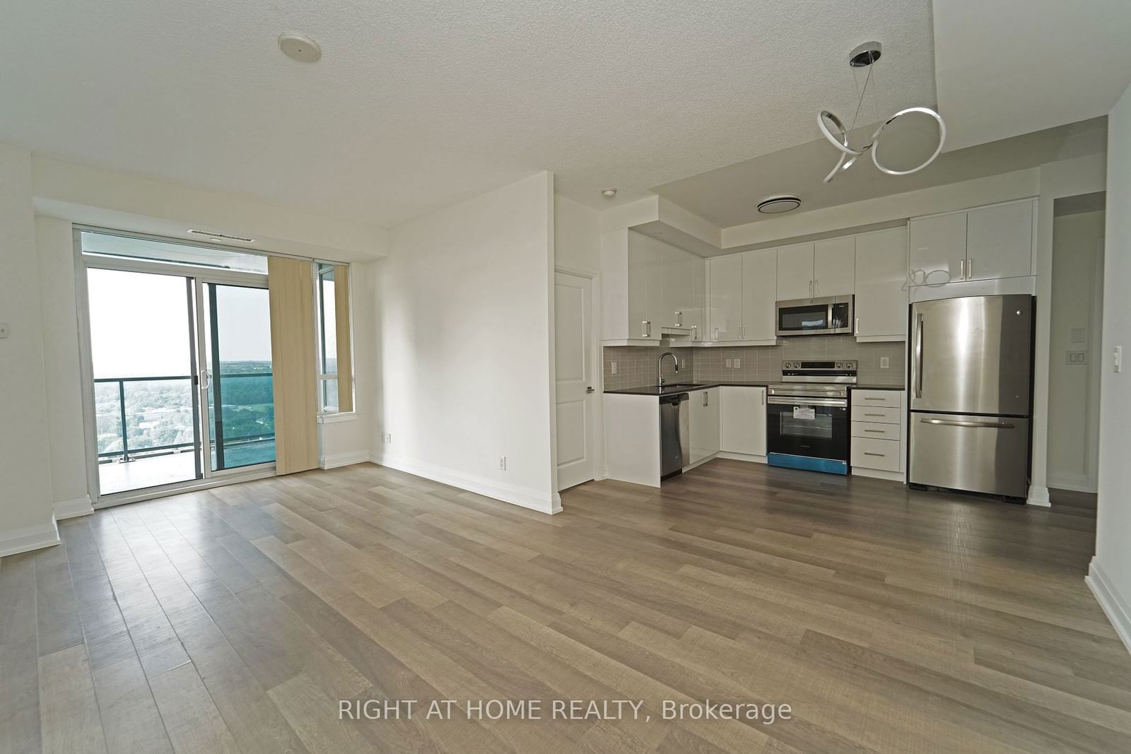 7167 Yonge St, unit 1512 for sale - image #7