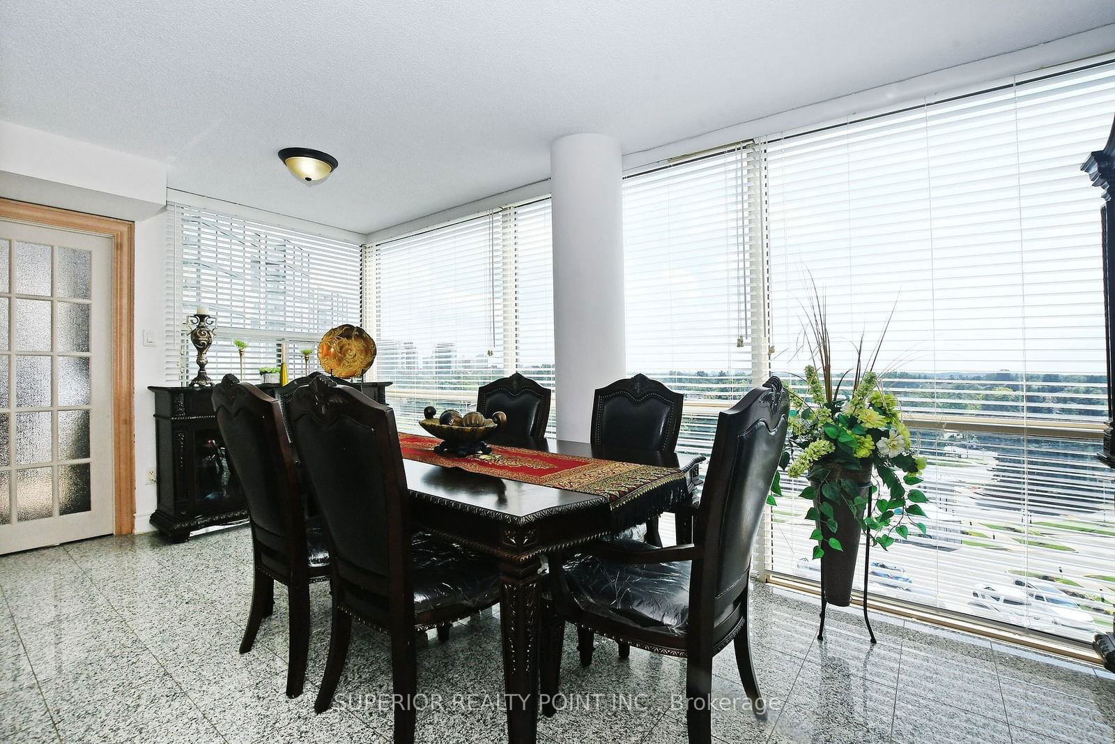 30 Harding Blvd W, unit 711 for sale - image #24