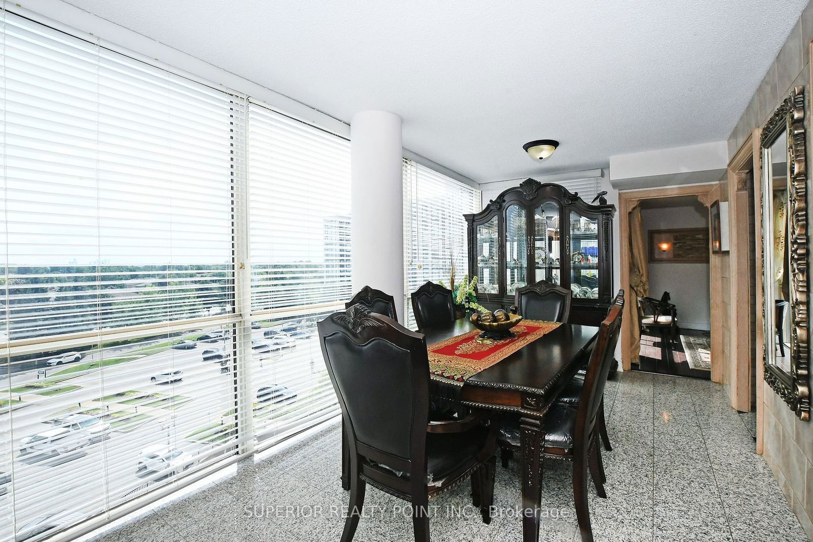 30 Harding Blvd W, unit 711 for sale - image #25