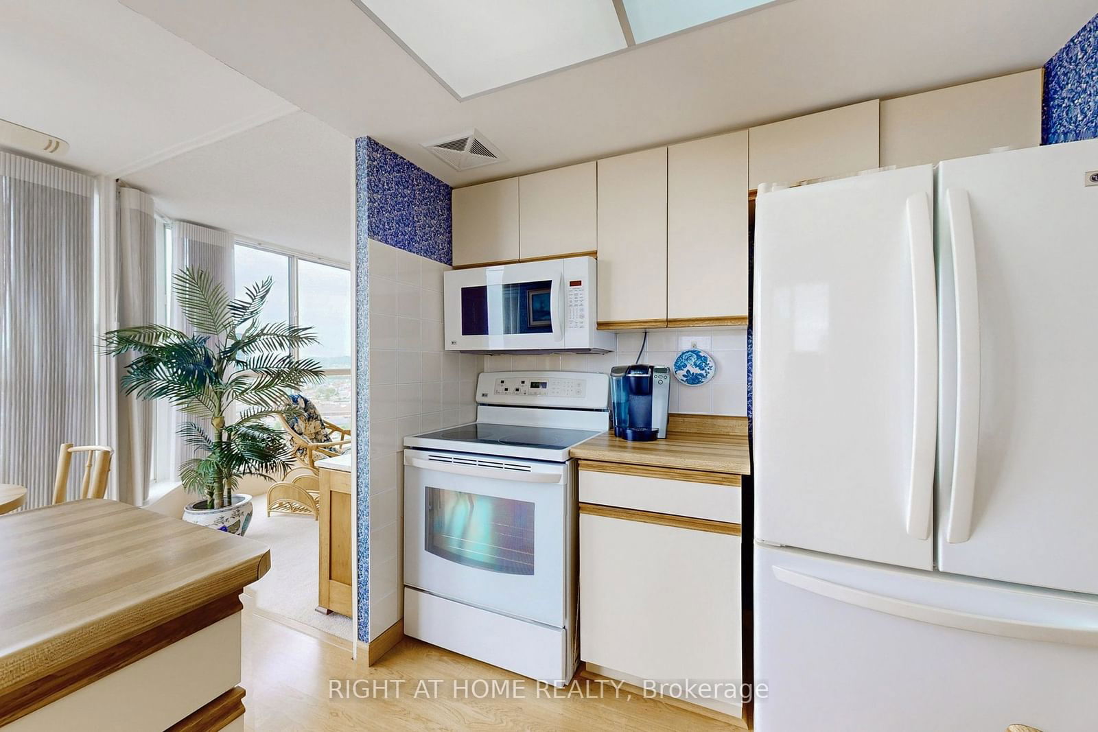 100 Observatory Lane, unit 1204 for sale - image #12