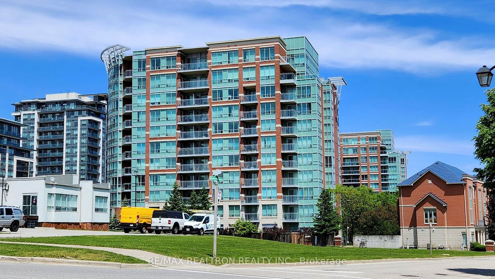 48 Suncrest Blvd, unit LPH6 for sale - image #1