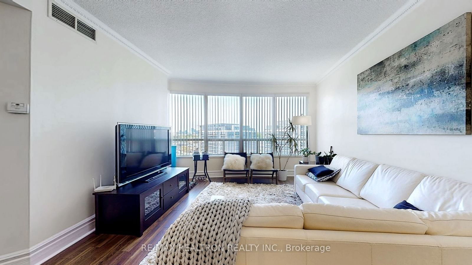 48 Suncrest Blvd, unit LPH6 for sale - image #4