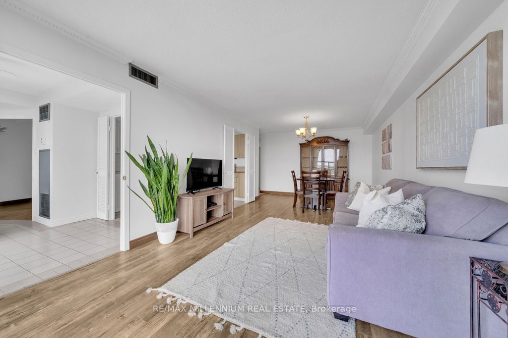 30 Harding Blvd W, unit 1008 for sale - image #10