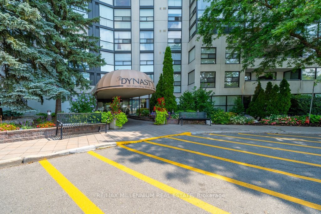 30 Harding Blvd W, unit 1008 for sale - image #27