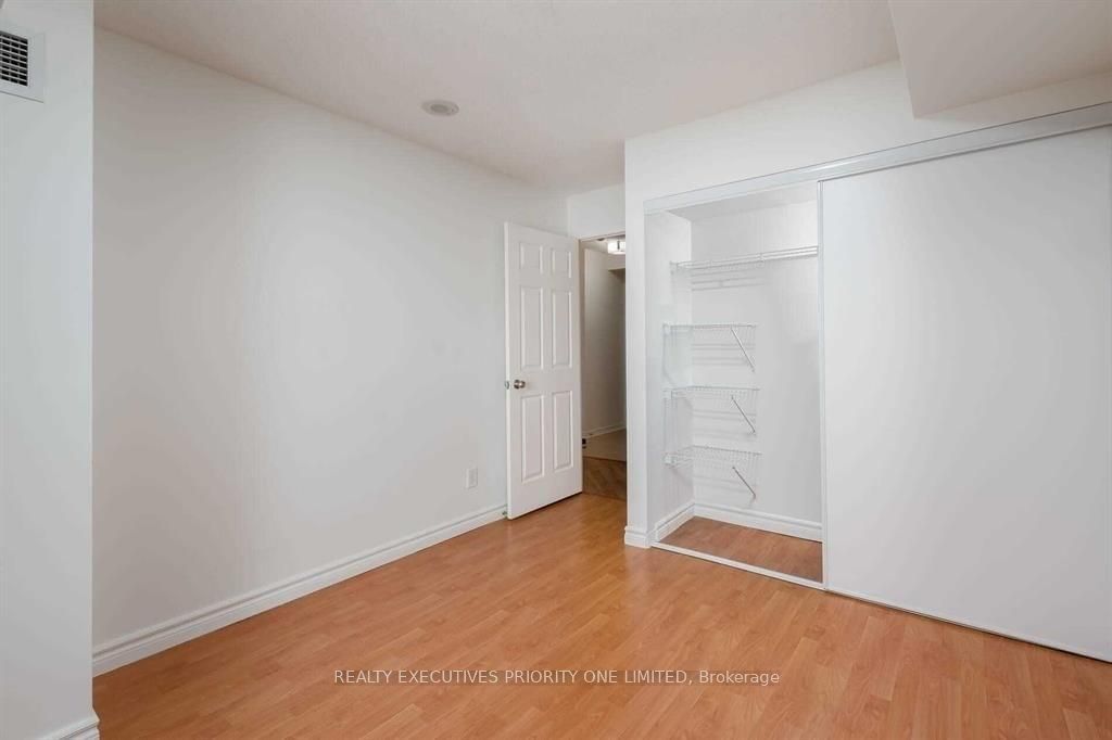 185 Oneida Cres, unit 620 for sale - image #9