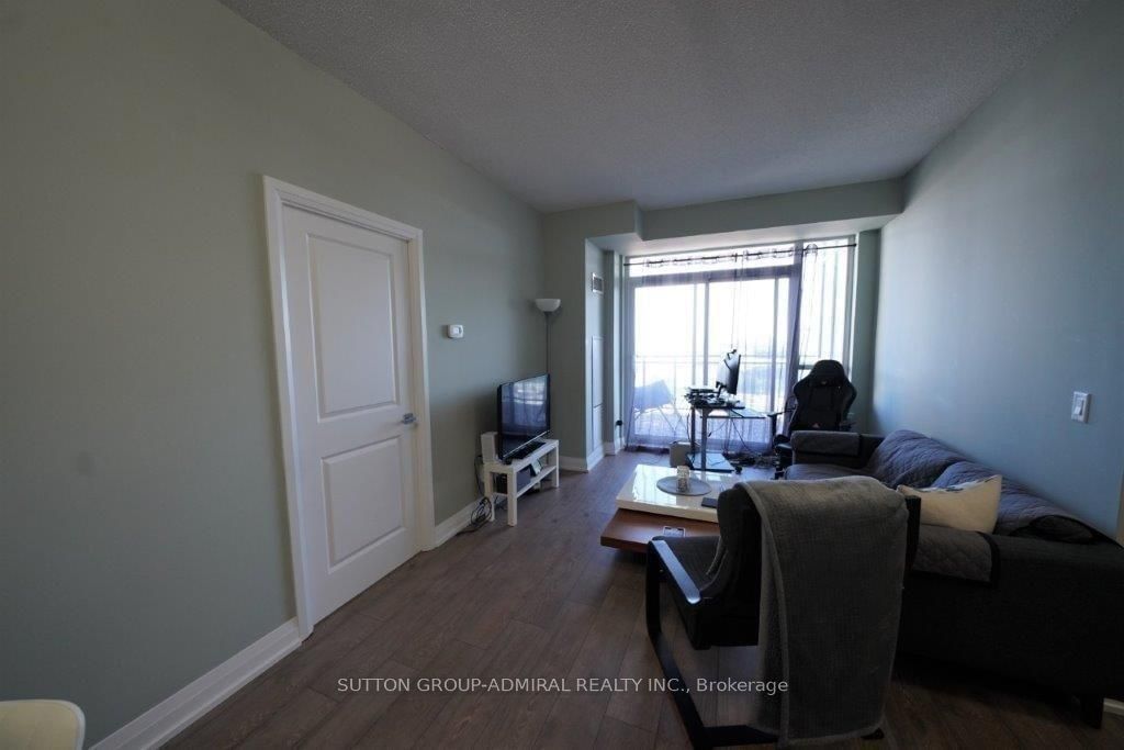 75 North Park, unit 1602 for rent - image #9