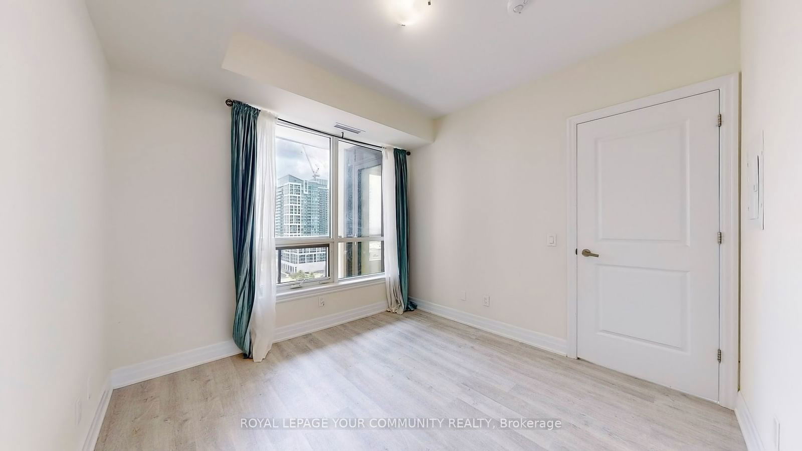 9085 Jane St, unit 1507 for sale