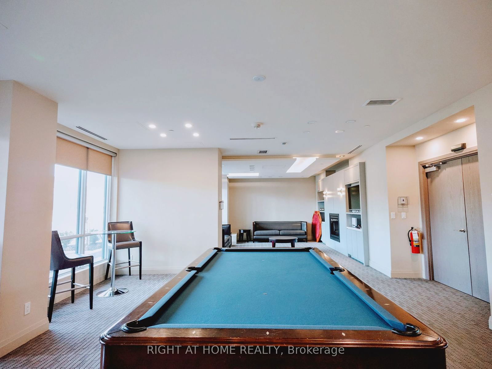 9088 Yonge St, unit 1505A for sale