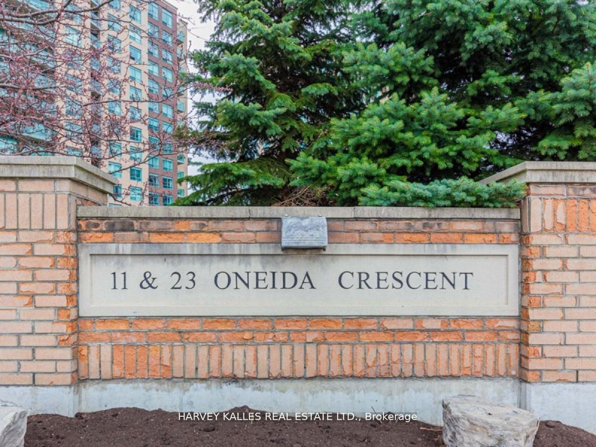 11 Oneida Cres, unit 1204 for sale