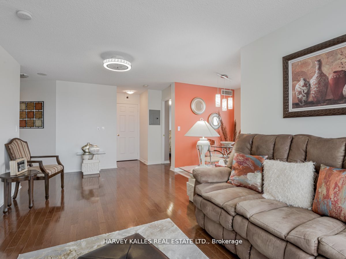 11 Oneida Cres, unit 1204 for sale