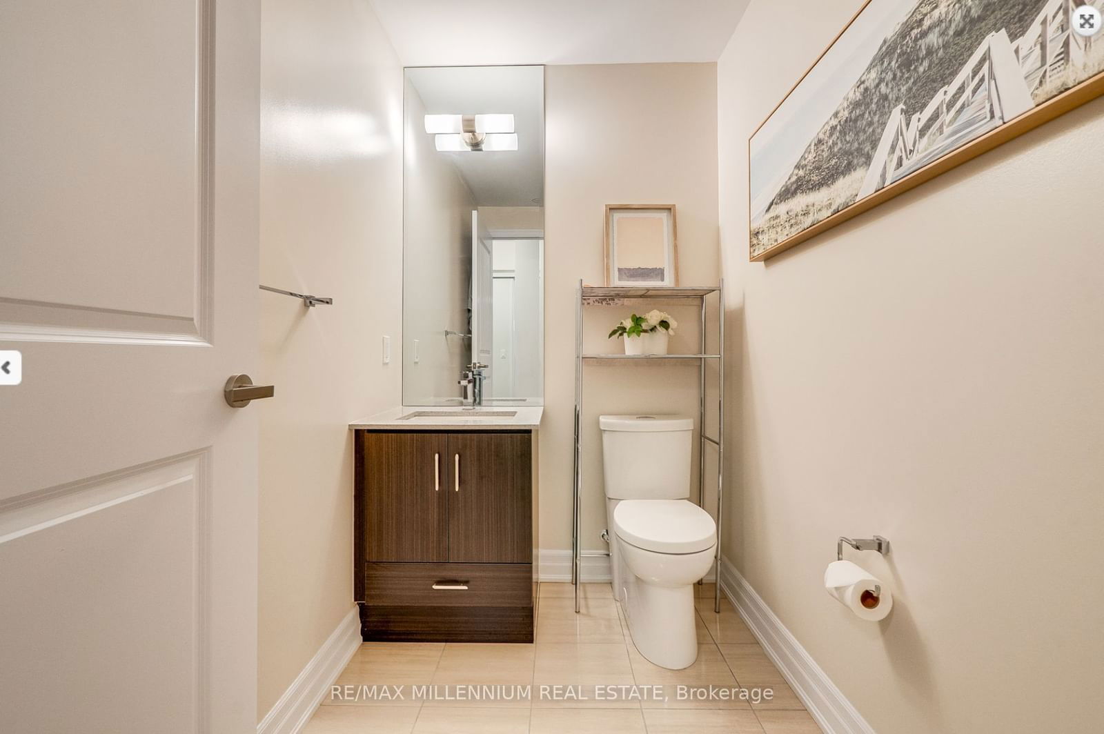 9075 Jane St, unit 421 for sale - image #5