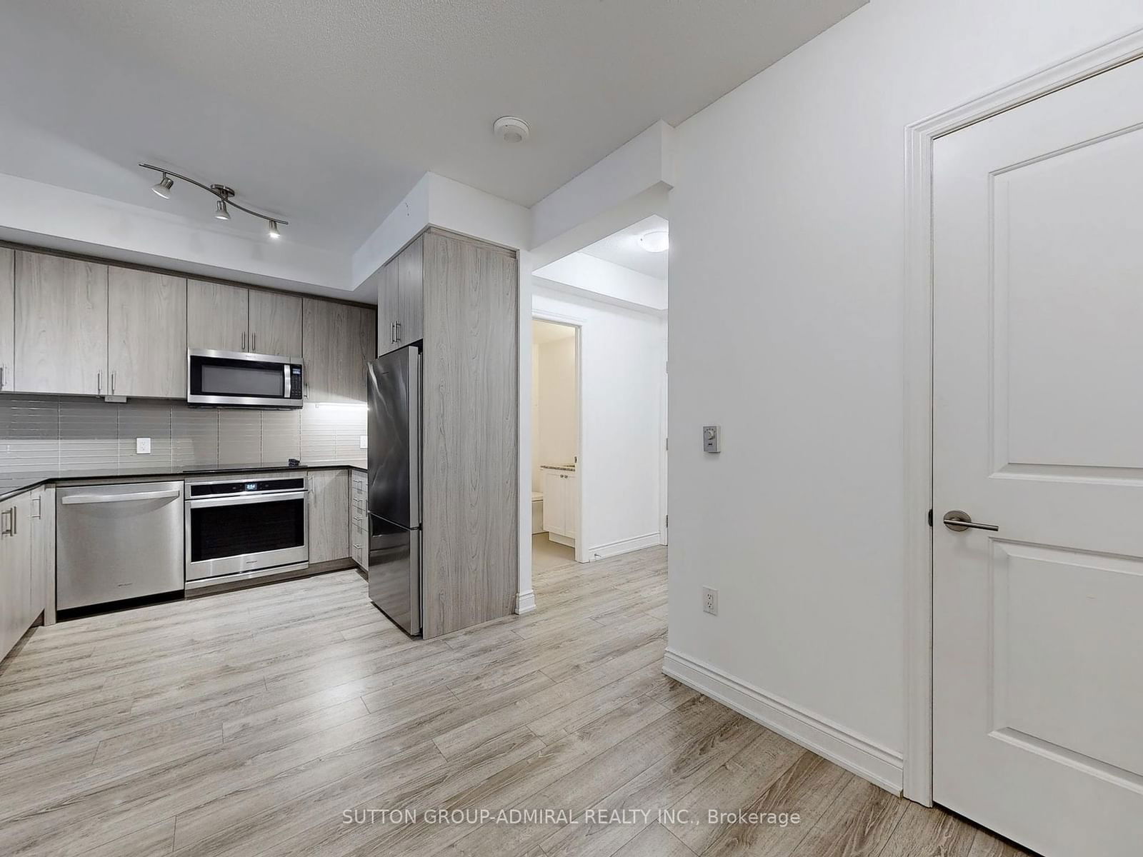 9618 Yonge St S, unit 301 for sale - image #11