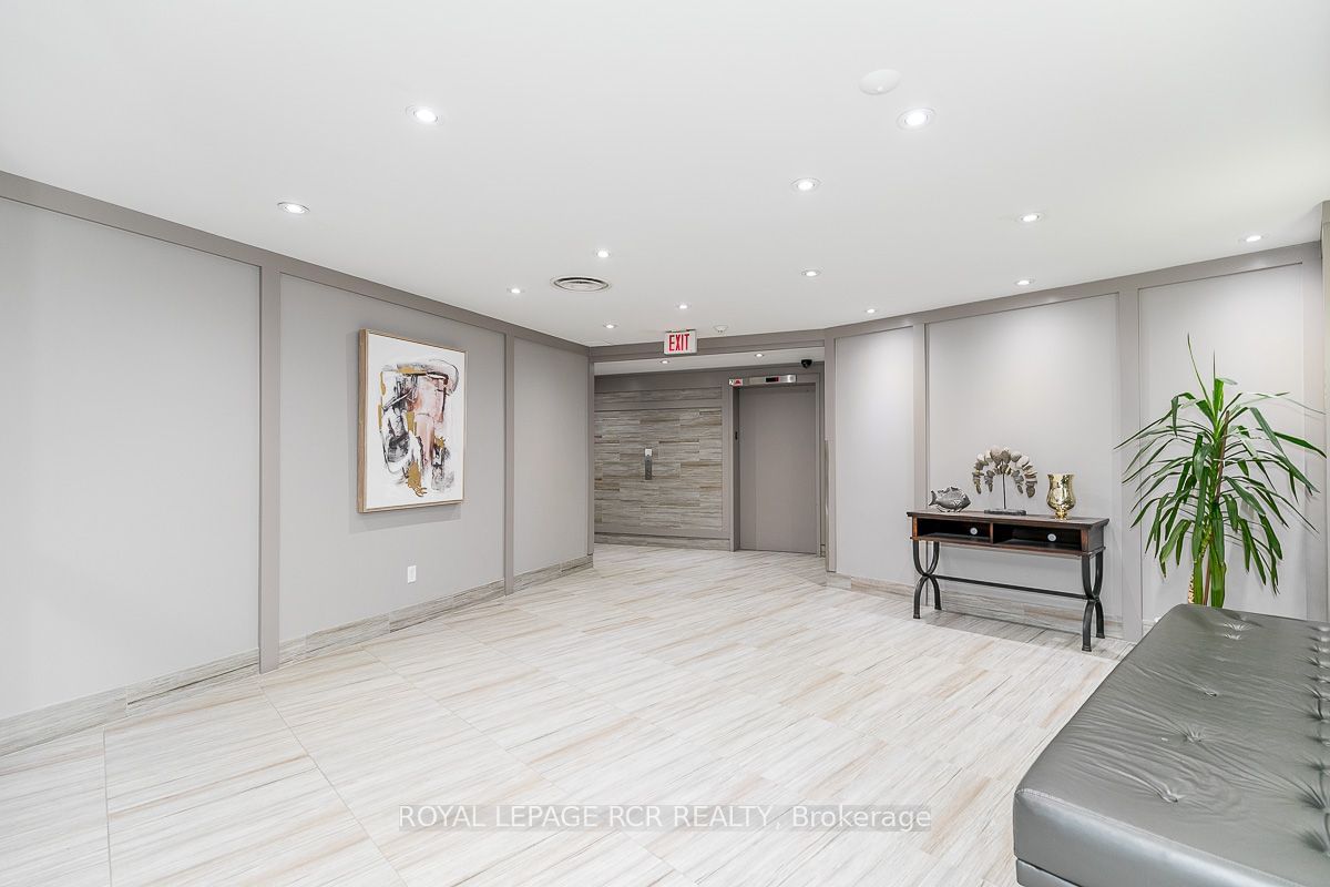 260 Davis Dr, unit 709 for sale - image #3