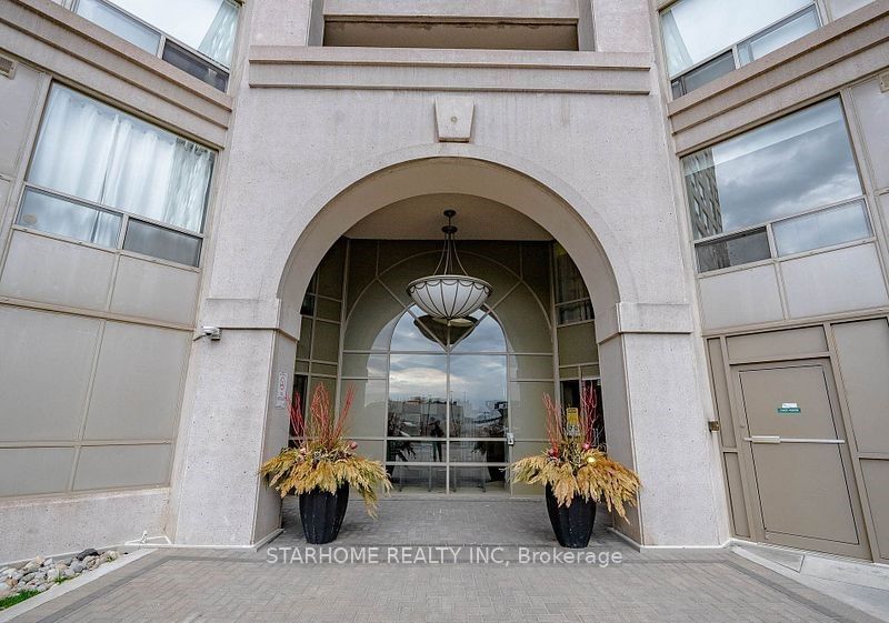 9015 Leslie St, unit 1208 for sale - image #2