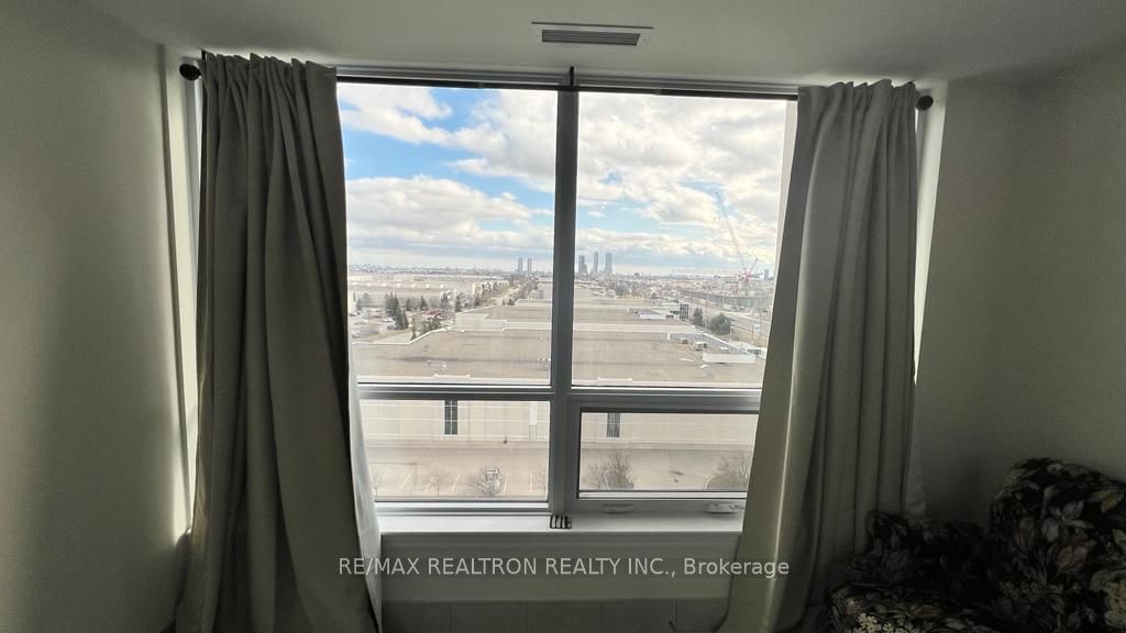 9075 Jane St, unit 704 for rent - image #19