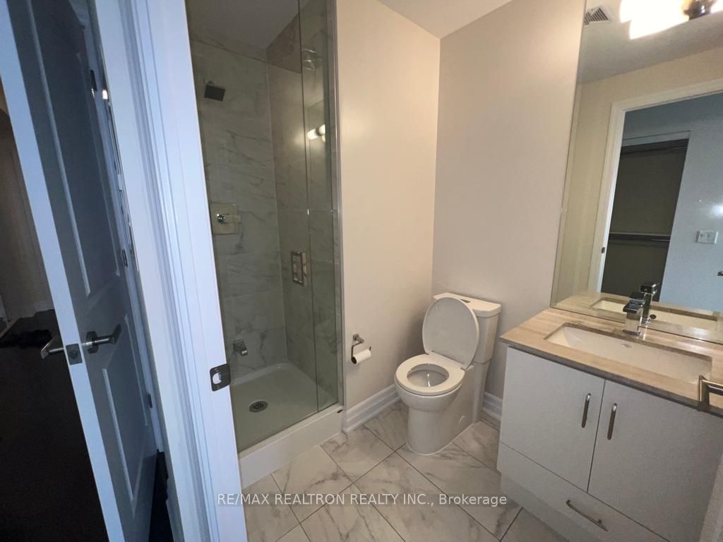 9075 Jane St, unit 704 for rent - image #24