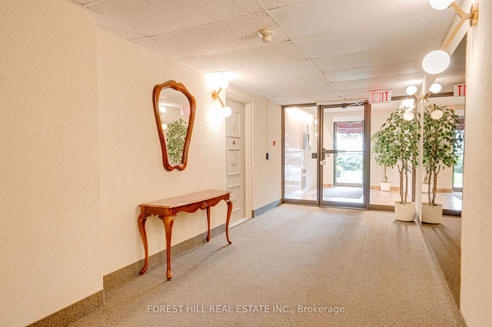 15390 Yonge St, unit 401 for sale - image #4