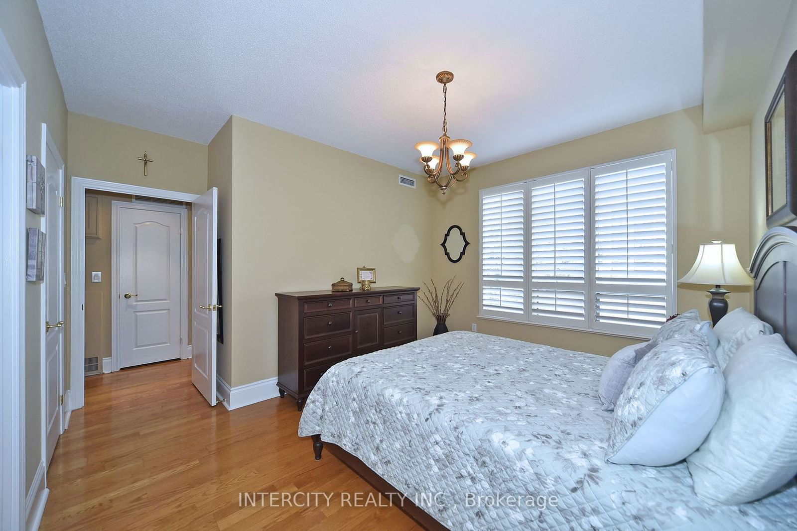 53 Woodbridge Ave, unit 219 for sale - image #23